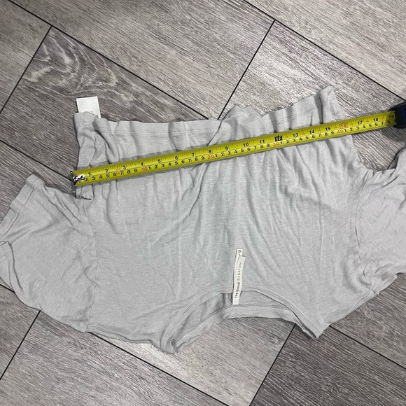 Aritzia Foundation relaxed t shirt - Picture 5 of 7